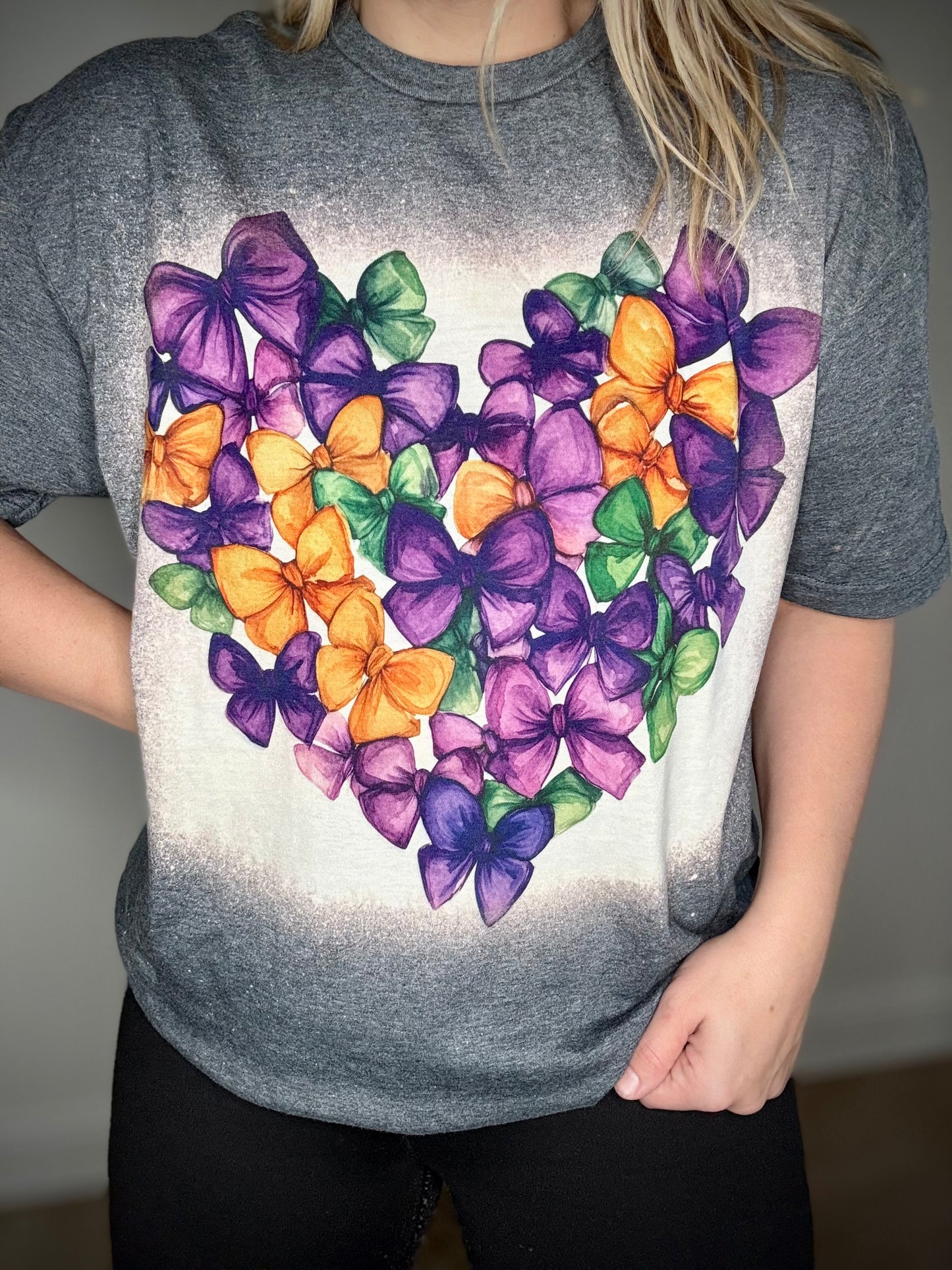 Mardi Gras bows tee