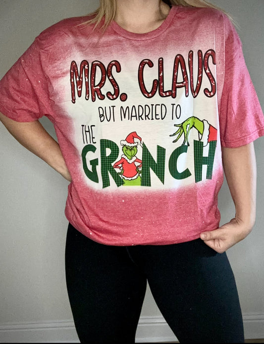 Married to the Grinch tshirt/sweatshirt