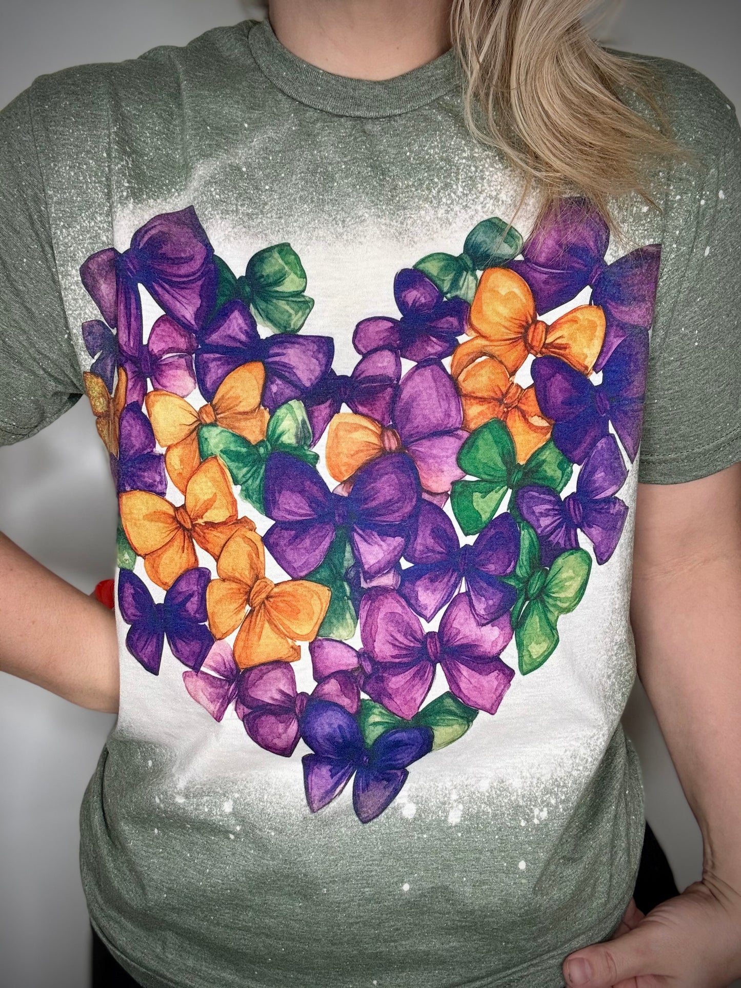 Mardi Gras bows tee