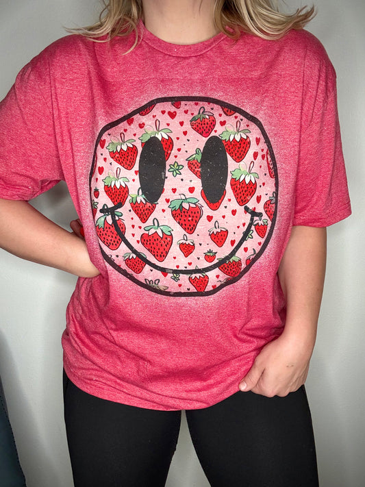 STRAWBERRY SMILEY TEE