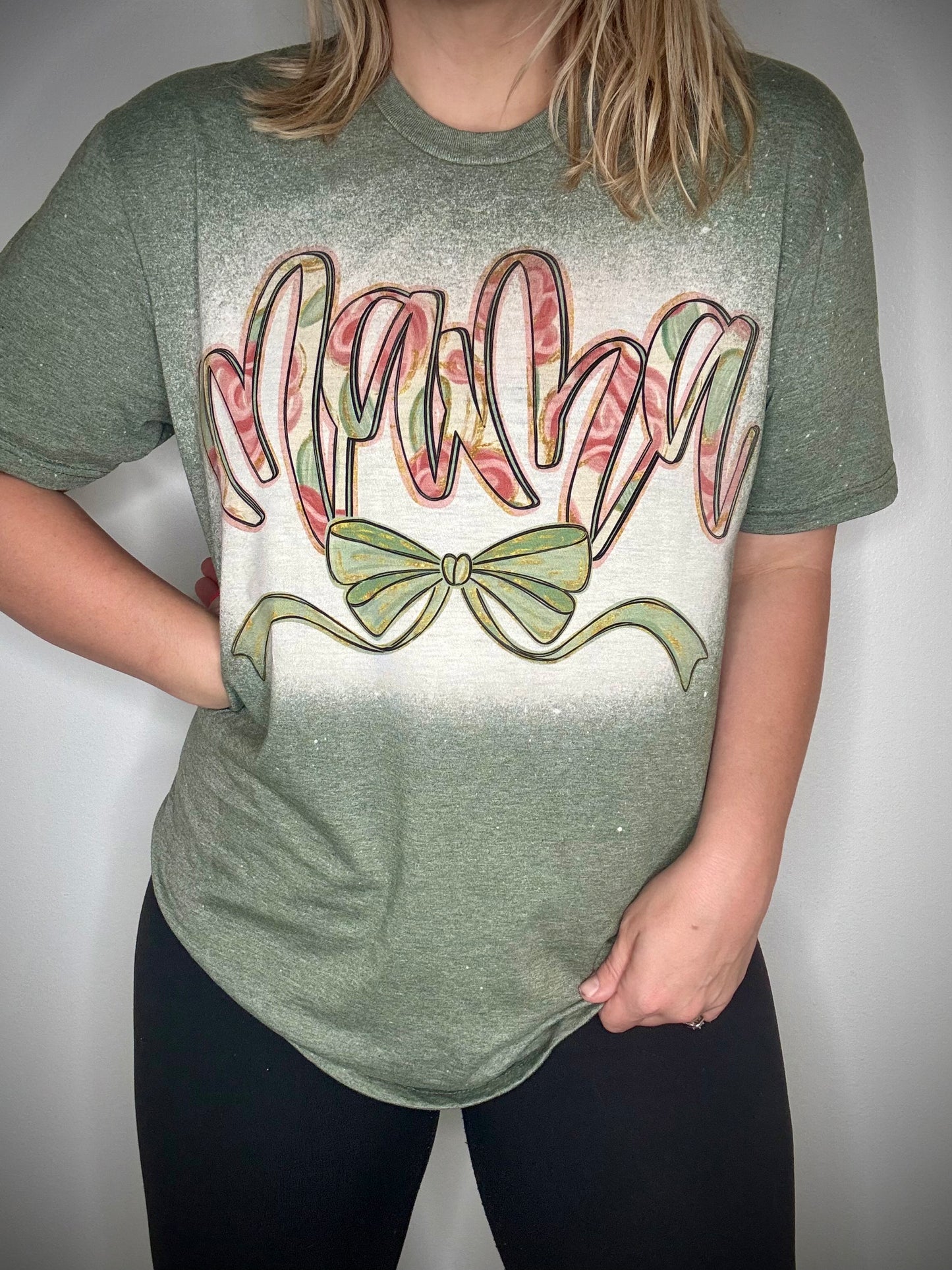 Floral bow Mama tee